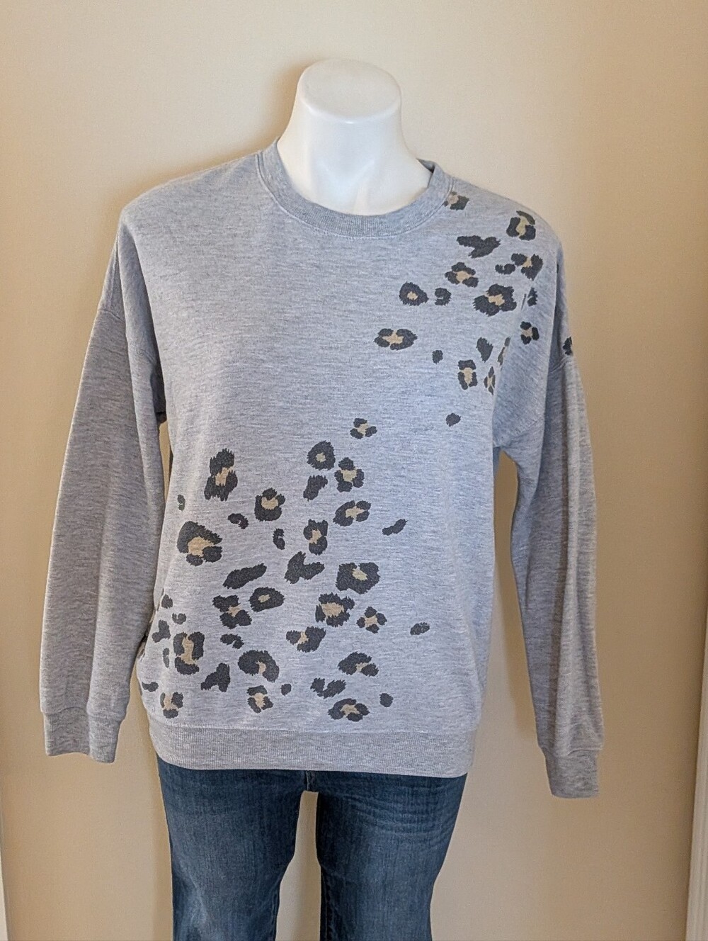 Weekend Soul gray sweatershirt with leopard print size S